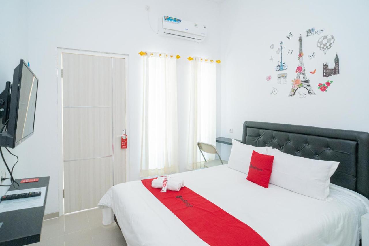 Reddoorz Syariah At Winong Nganjuk Hotel Kültér fotó