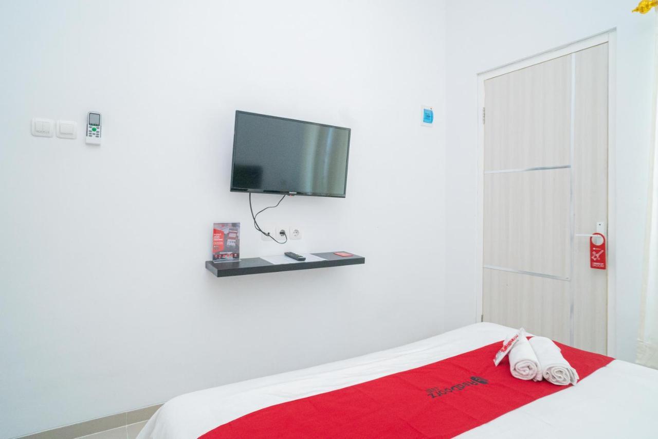 Reddoorz Syariah At Winong Nganjuk Hotel Kültér fotó