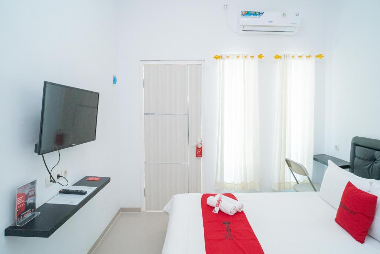 Reddoorz Syariah At Winong Nganjuk Hotel Kültér fotó