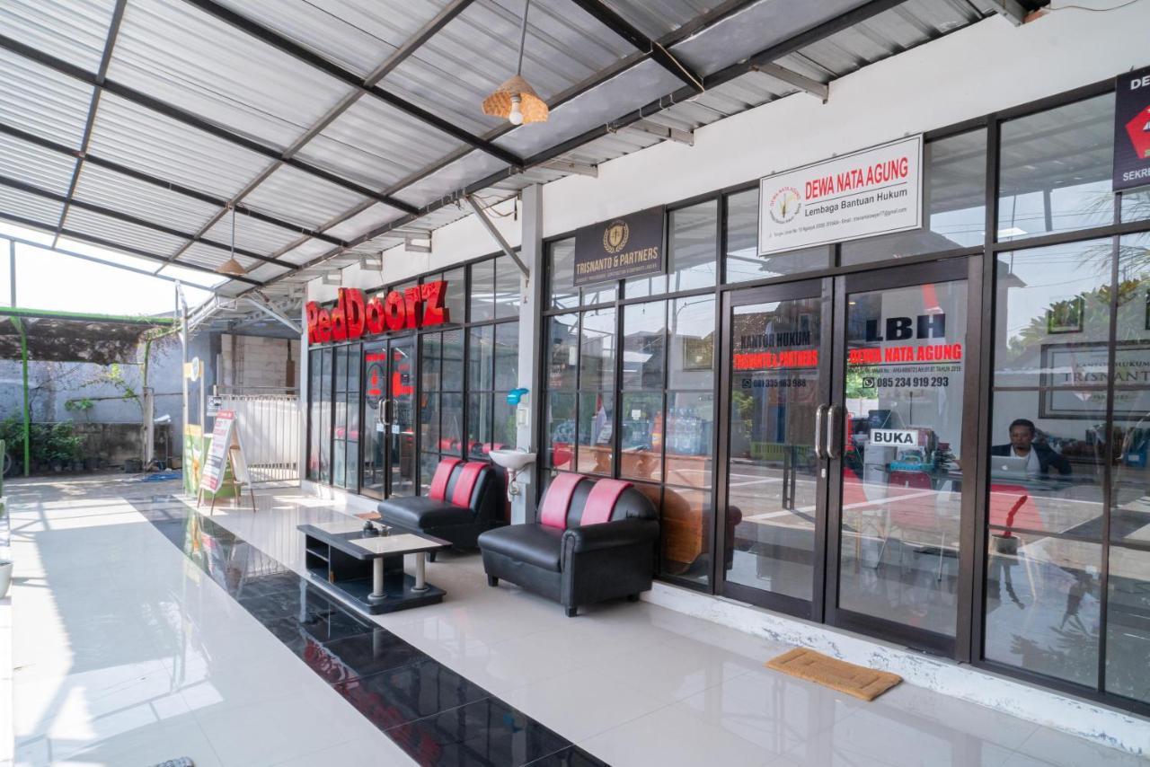 Reddoorz Syariah At Winong Nganjuk Hotel Kültér fotó